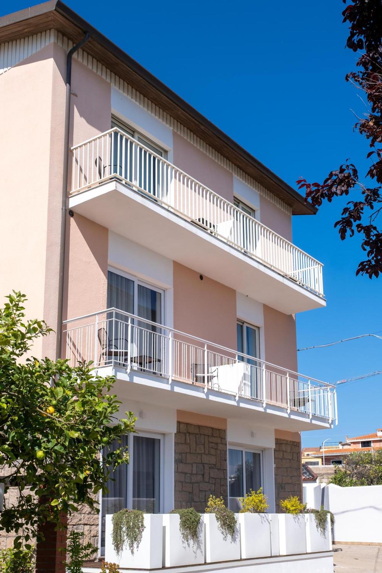 Nautika Suites Алгеро Екстериор снимка