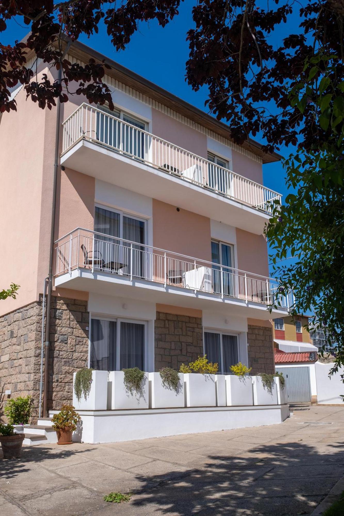Nautika Suites Алгеро Екстериор снимка